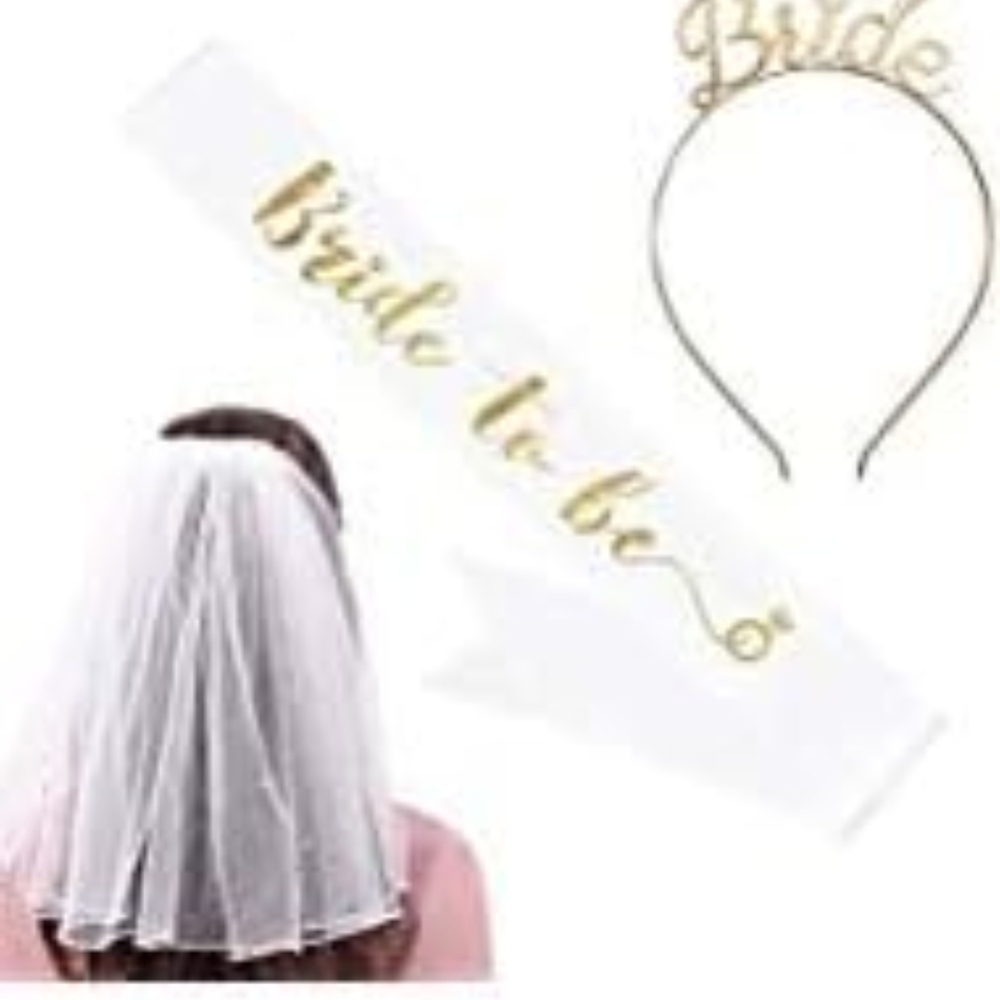 NWT Gold and White Bride to Be Headband and Veil Set